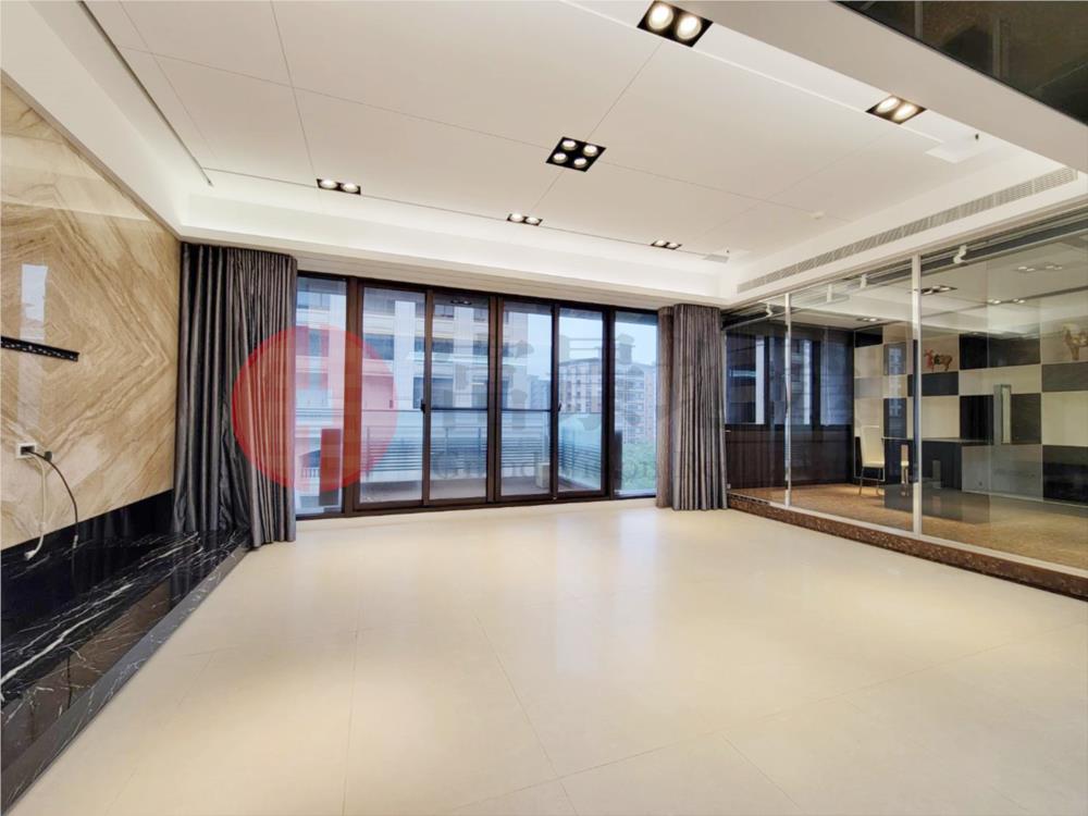 *美麗華*近捷運劍南路站*