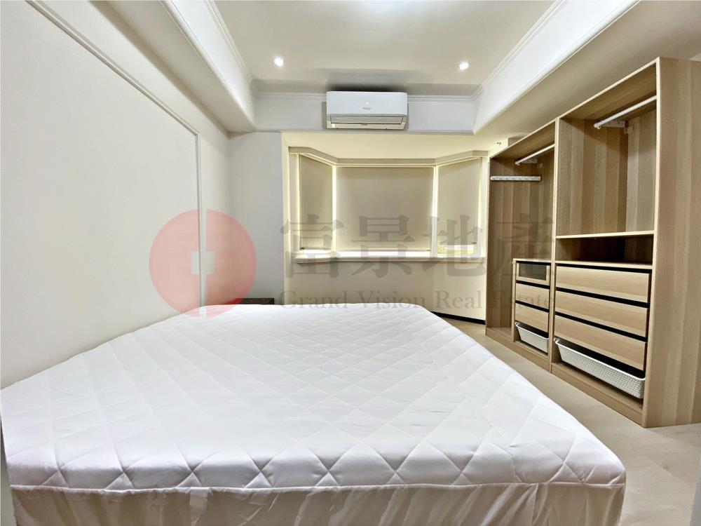 松山高中旁●市府站●全新裝潢●空間大好利用