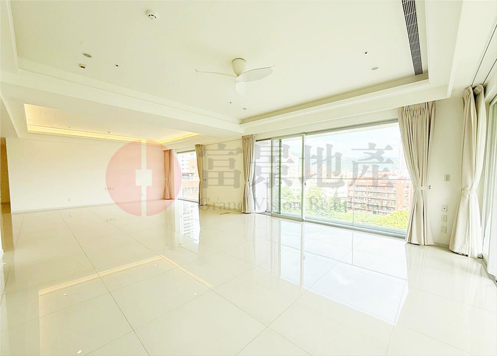 MRT石牌磺溪首排｜白派美學設計尊榮景觀大宅