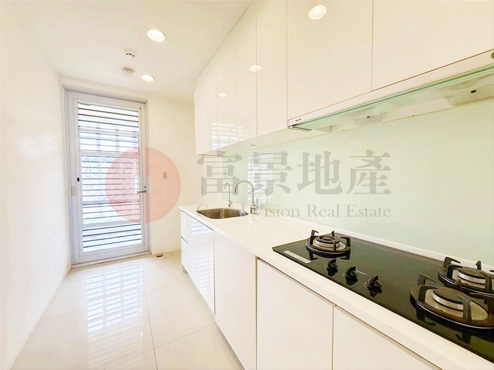 MRT石牌磺溪首排｜白派美學設計尊榮景觀大宅