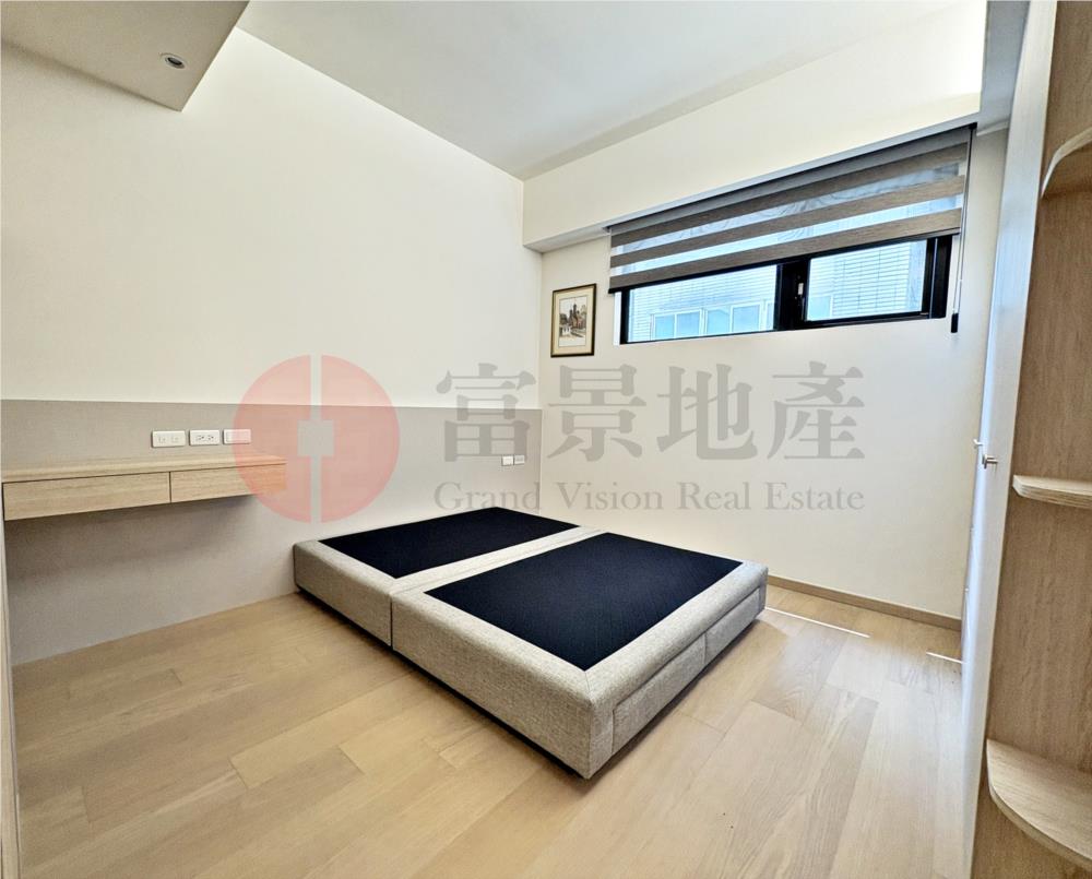 HOT●全新裝潢●擁大露臺●可另車另稅