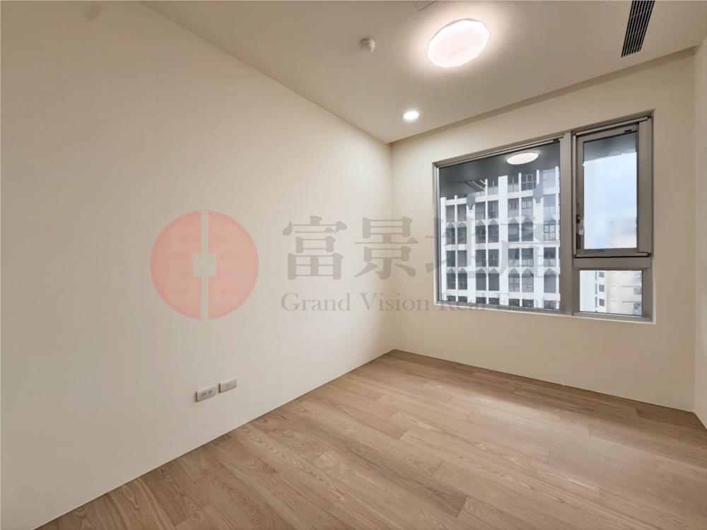 HOT●輕屋齡全新屋●溫馨裝潢●擁大露臺